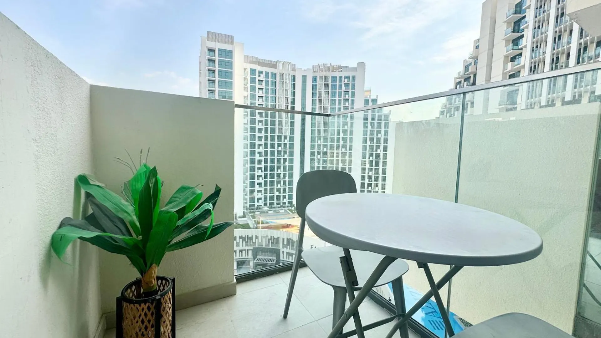 Creek View Studio Deleguest Dubai Apartment